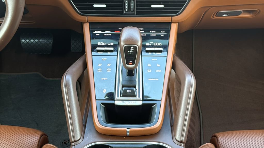 Used 2019 Porsche Cayenne image 25