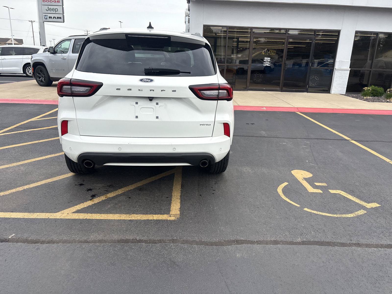 Used 2023 Ford Escape ST-Line w/ Tech Pack #1 AWD/4WD image 6