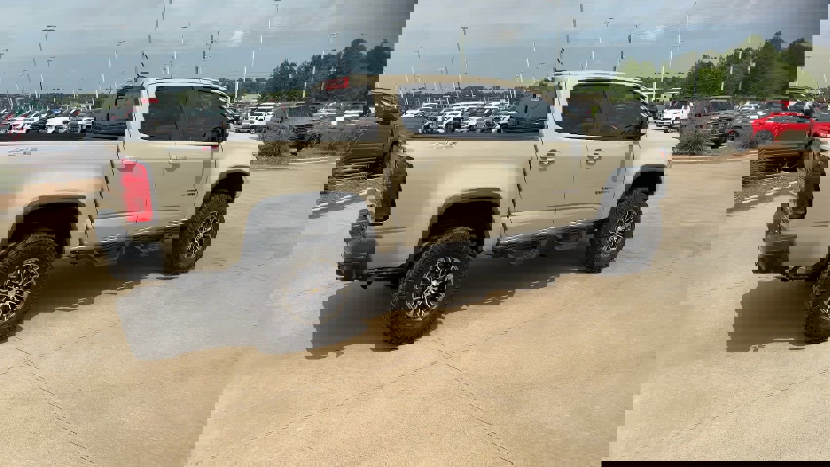 Used 2022 Chevrolet Colorado ZR2 image 8