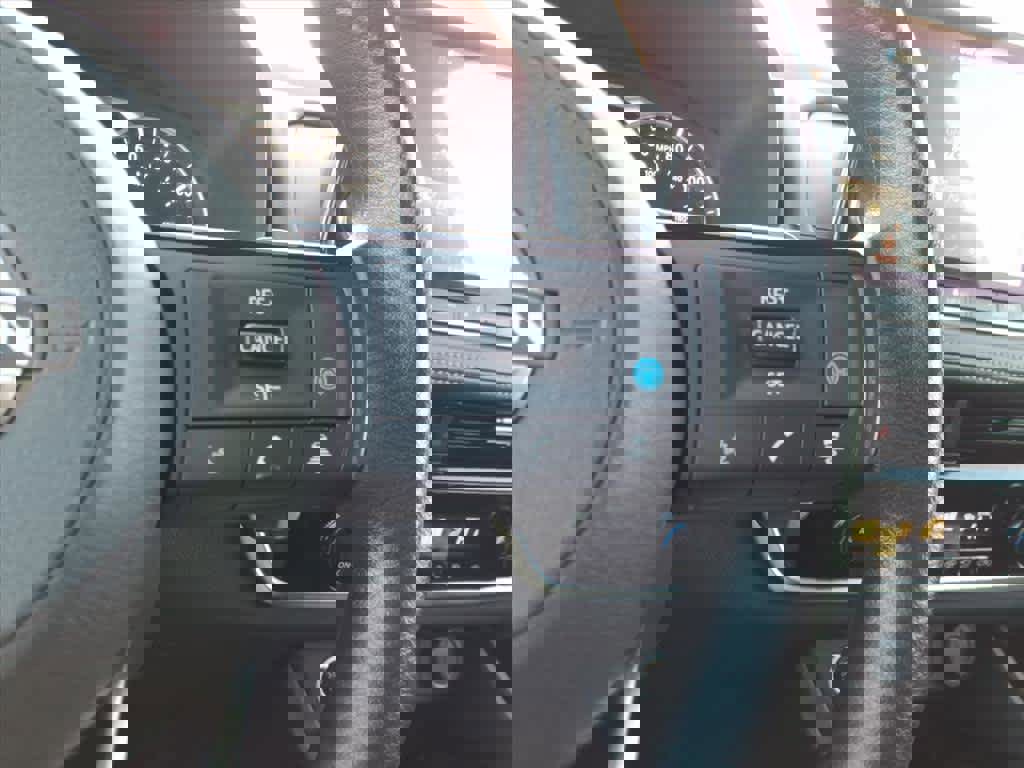 Certified 2022 Nissan Rogue SV image 21