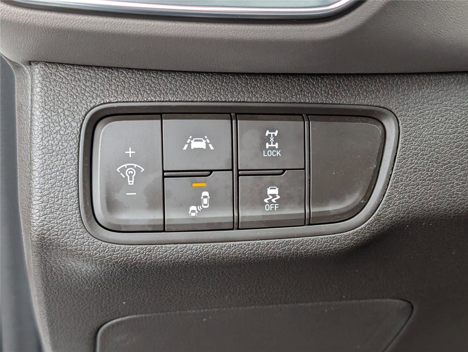 Used 2020 Hyundai Santa Fe SEL image 20