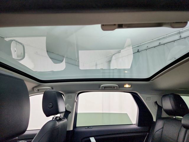 Certified 2022 Land Rover Discovery Sport SE image 18