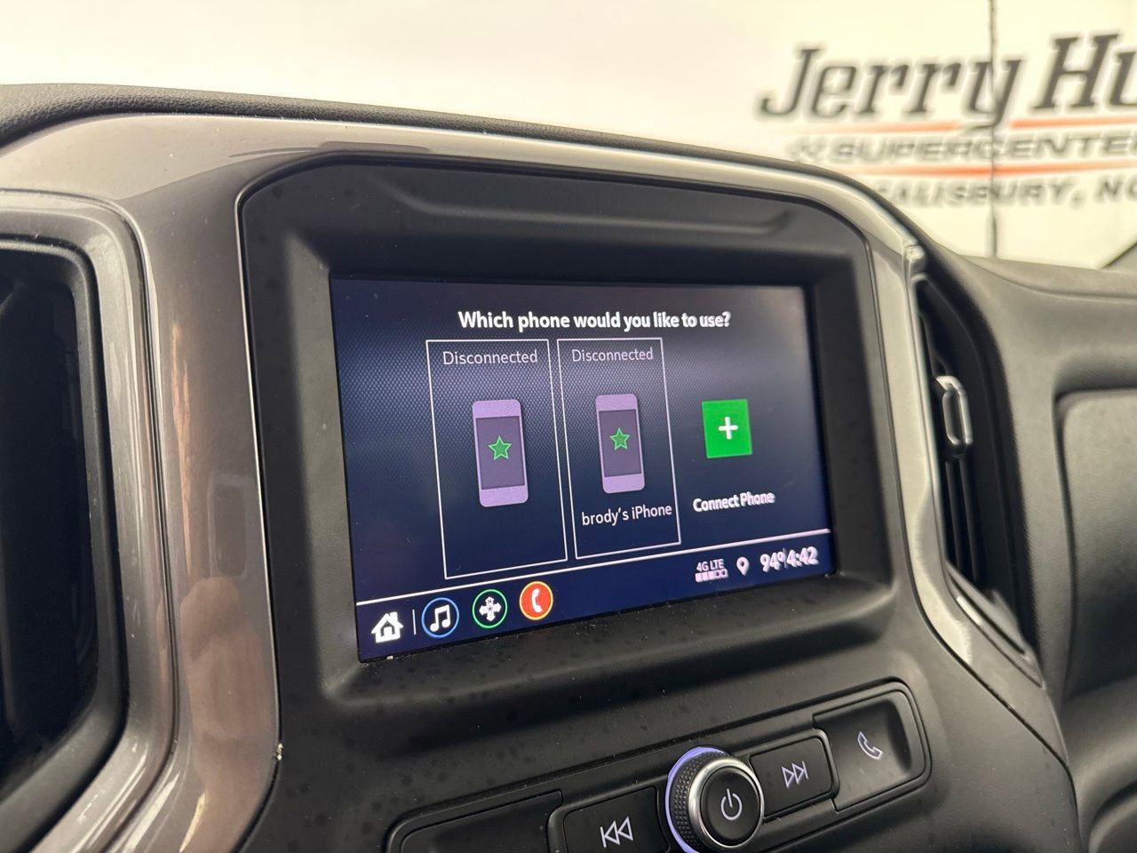 Used 2020 Chevrolet Silverado 2500 Custom w/ Custom Value Package AWD/4WD image 19