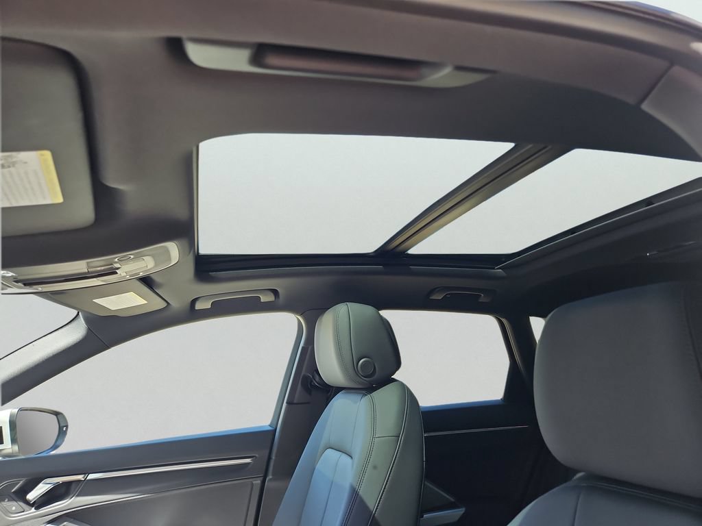 Certified 2025 Audi Q3 2.0T Premium Plus w/ Premium Plus Package AWD/4WD image 16