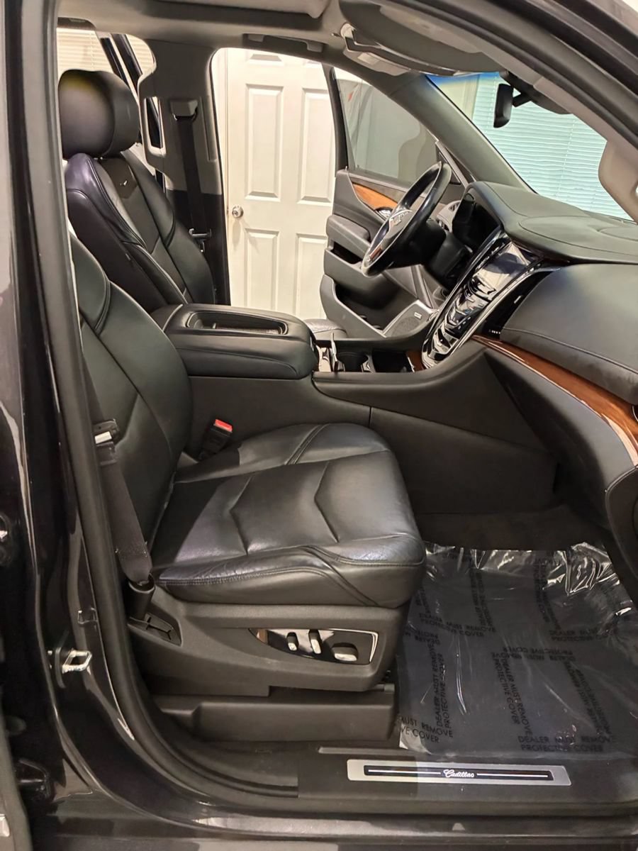 Used 2015 Cadillac Escalade ESV Luxury AWD/4WD image 17