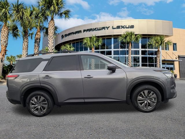 Used 2022 Nissan Pathfinder SV FWD image 4