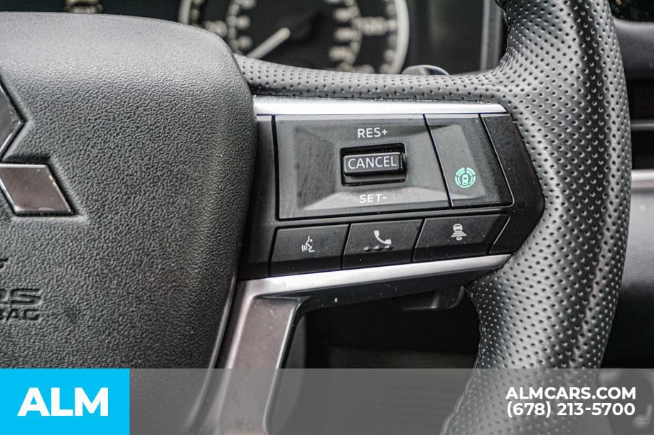 Used 2025 Mitsubishi Outlander SE FWD image 32