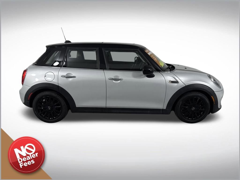 Used 2019 MINI Cooper 4-Door Hardtop image 2