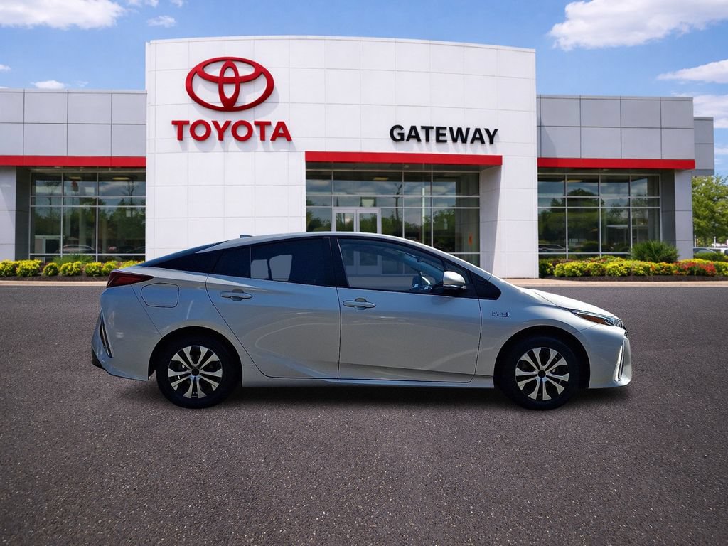 Used 2022 Toyota Prius Prime XLE FWD image 4