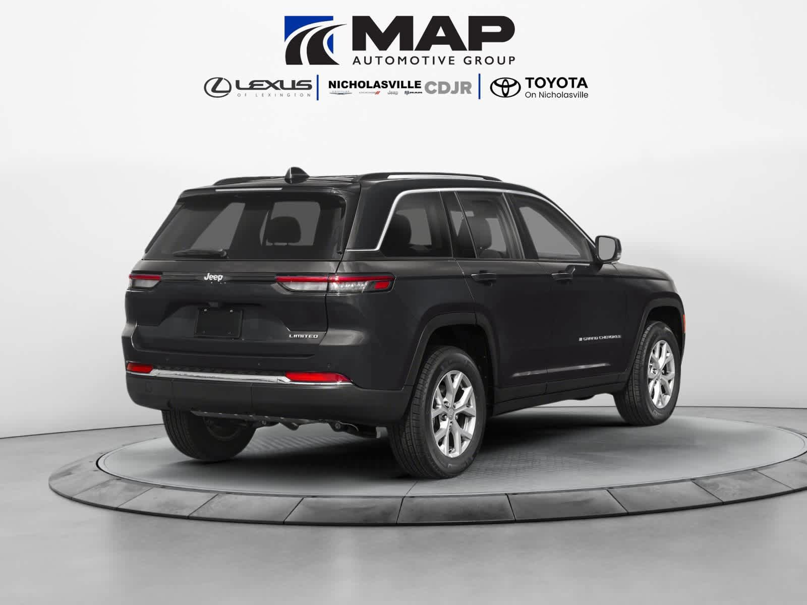 Used 2023 Jeep Grand Cherokee Altitude RWD image 2