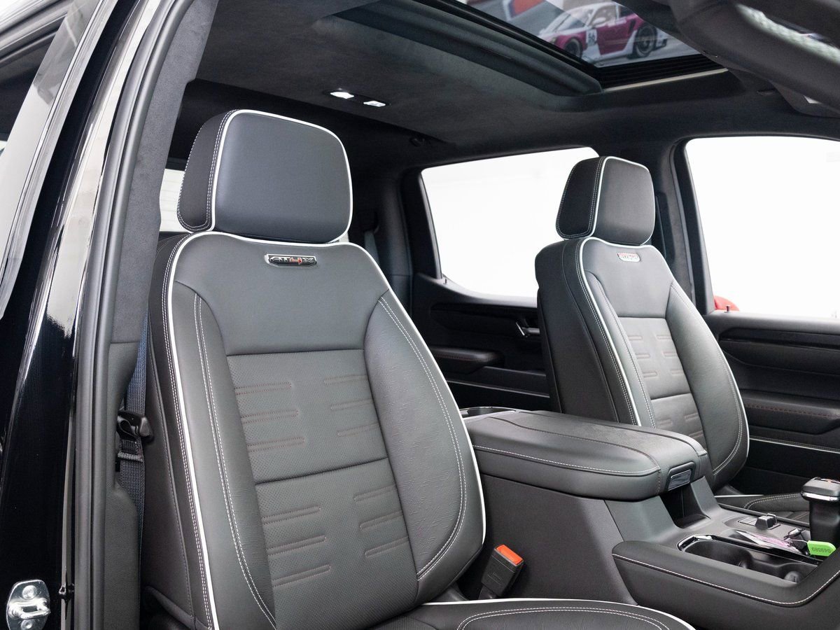 Used 2025 GMC Sierra 1500 AT4X image 25