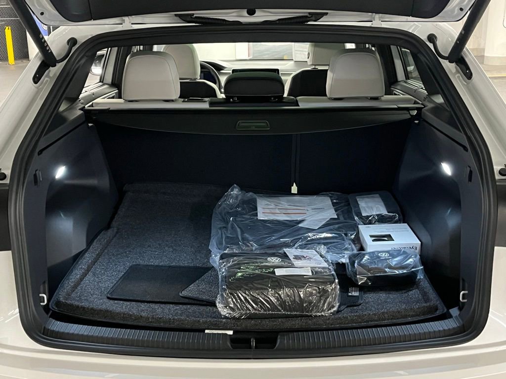 New 2026 Volkswagen Atlas Cross Sport SEL Premium R-Line image 38