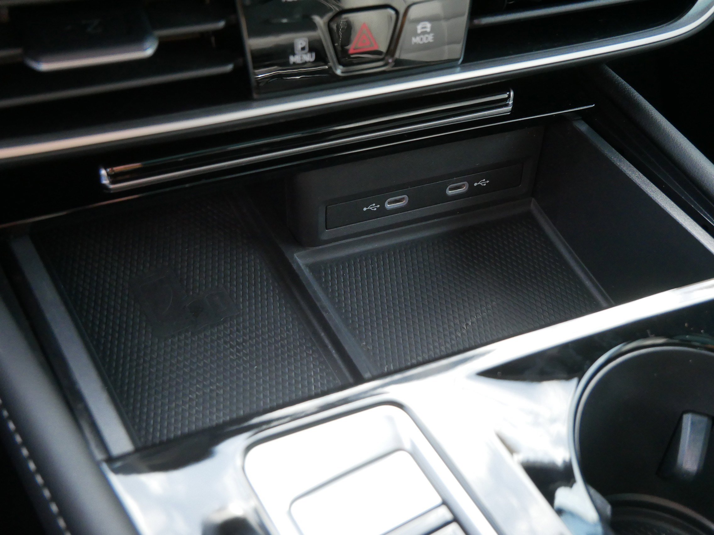 Used 2024 Volkswagen Atlas Cross Sport SEL R-Line image 29