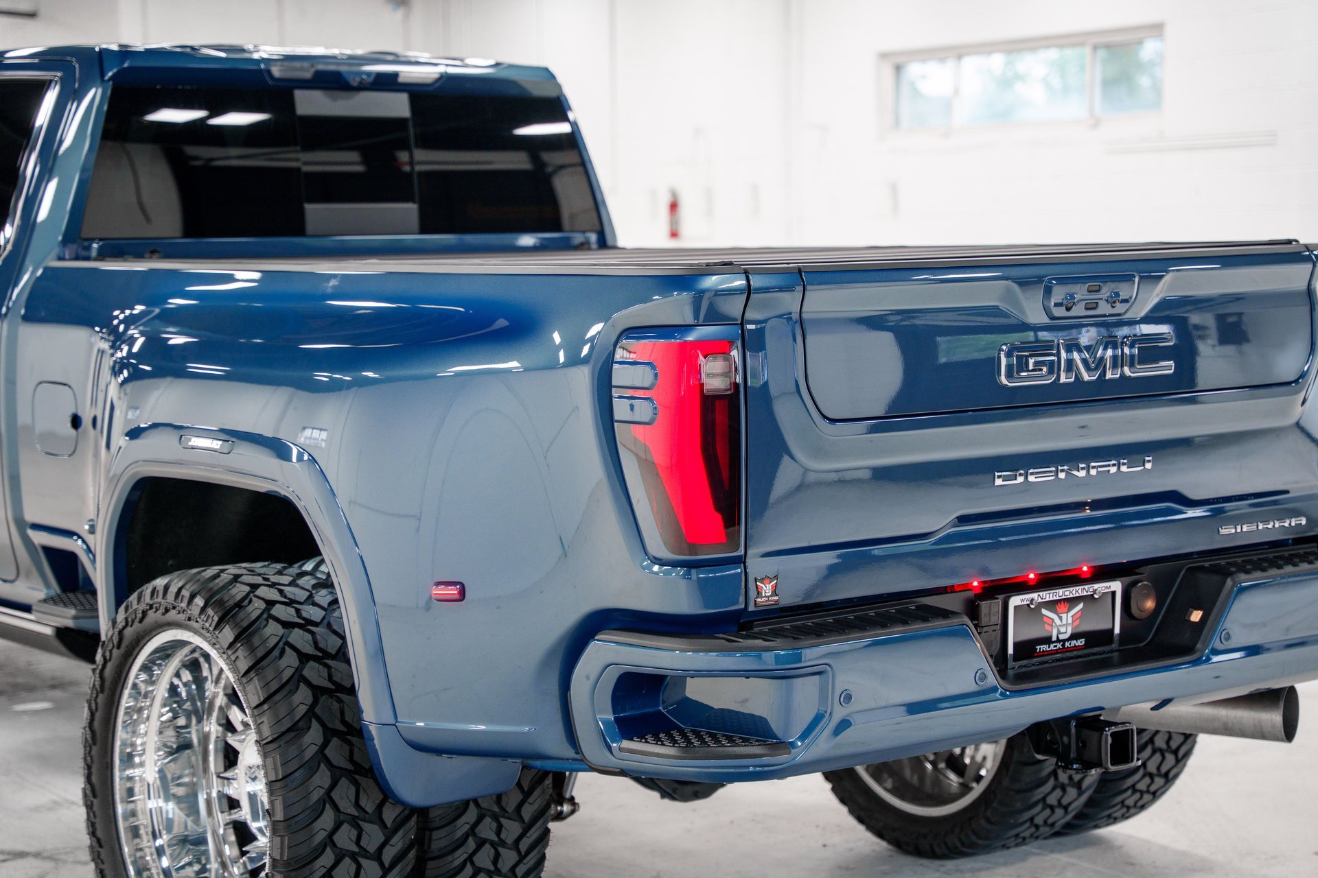 Used 2026 GMC Sierra 3500 Denali w/ Denali Reserve Package AWD/4WD image 28