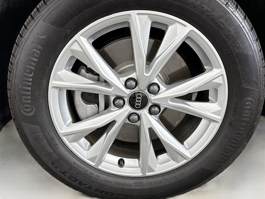 Certified 2025 Audi Q3 2.0T Premium w/ Convenience Package image 28