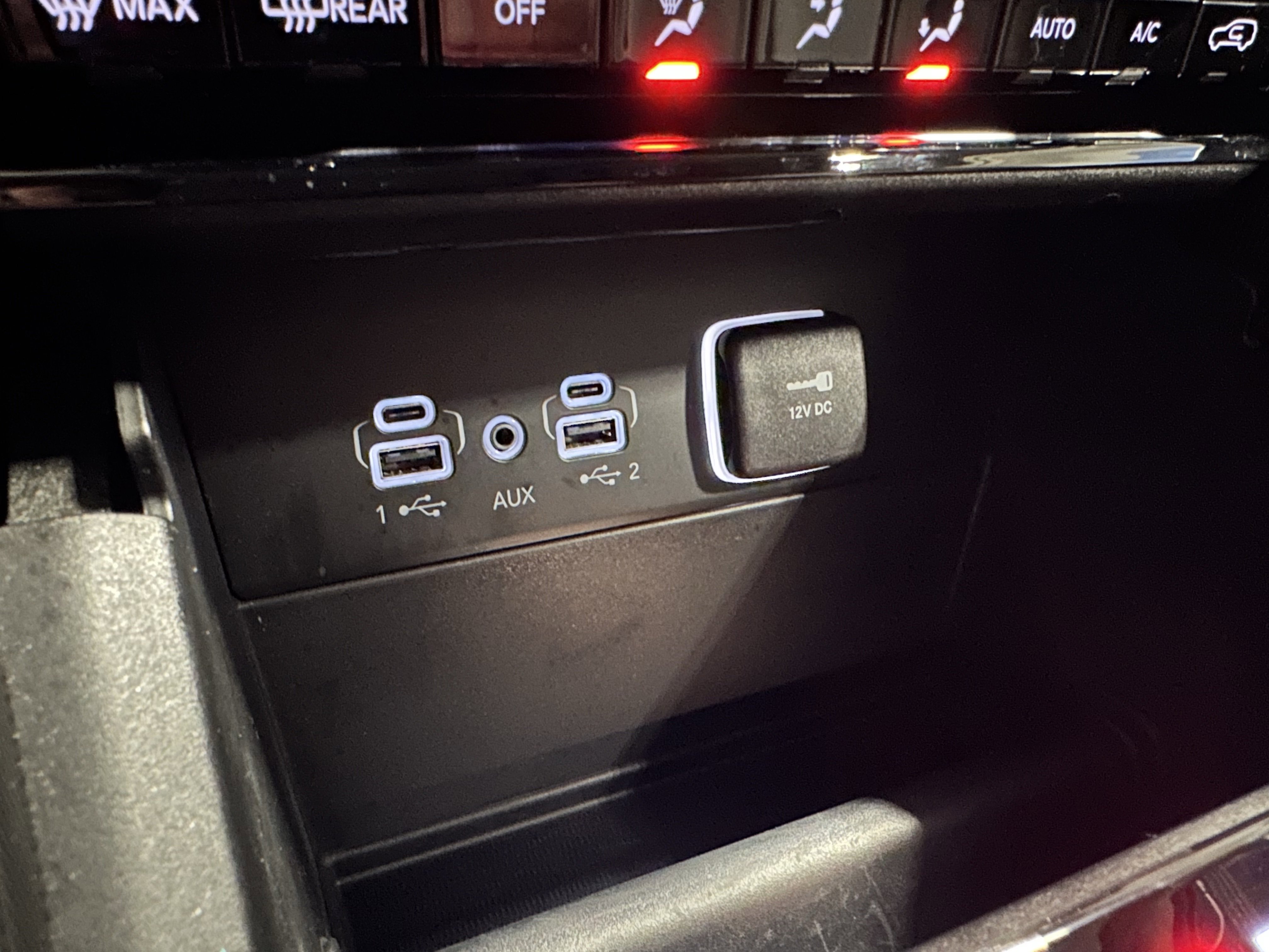 Used 2023 Jeep Grand Cherokee Limited image 15