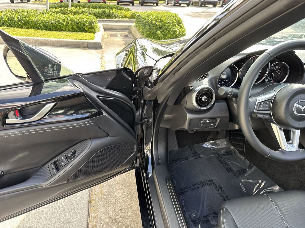 Used 2024 MAZDA MX-5 Miata RF Grand Touring w/ Weather Package image 17