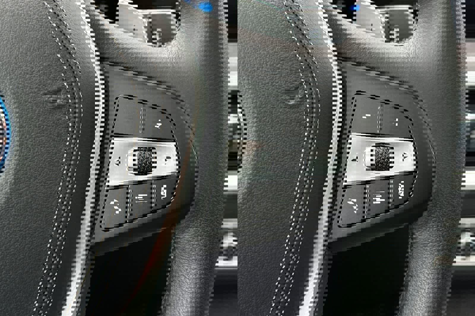 Used 2025 BMW X5 xDrive50e AWD/4WD image 29