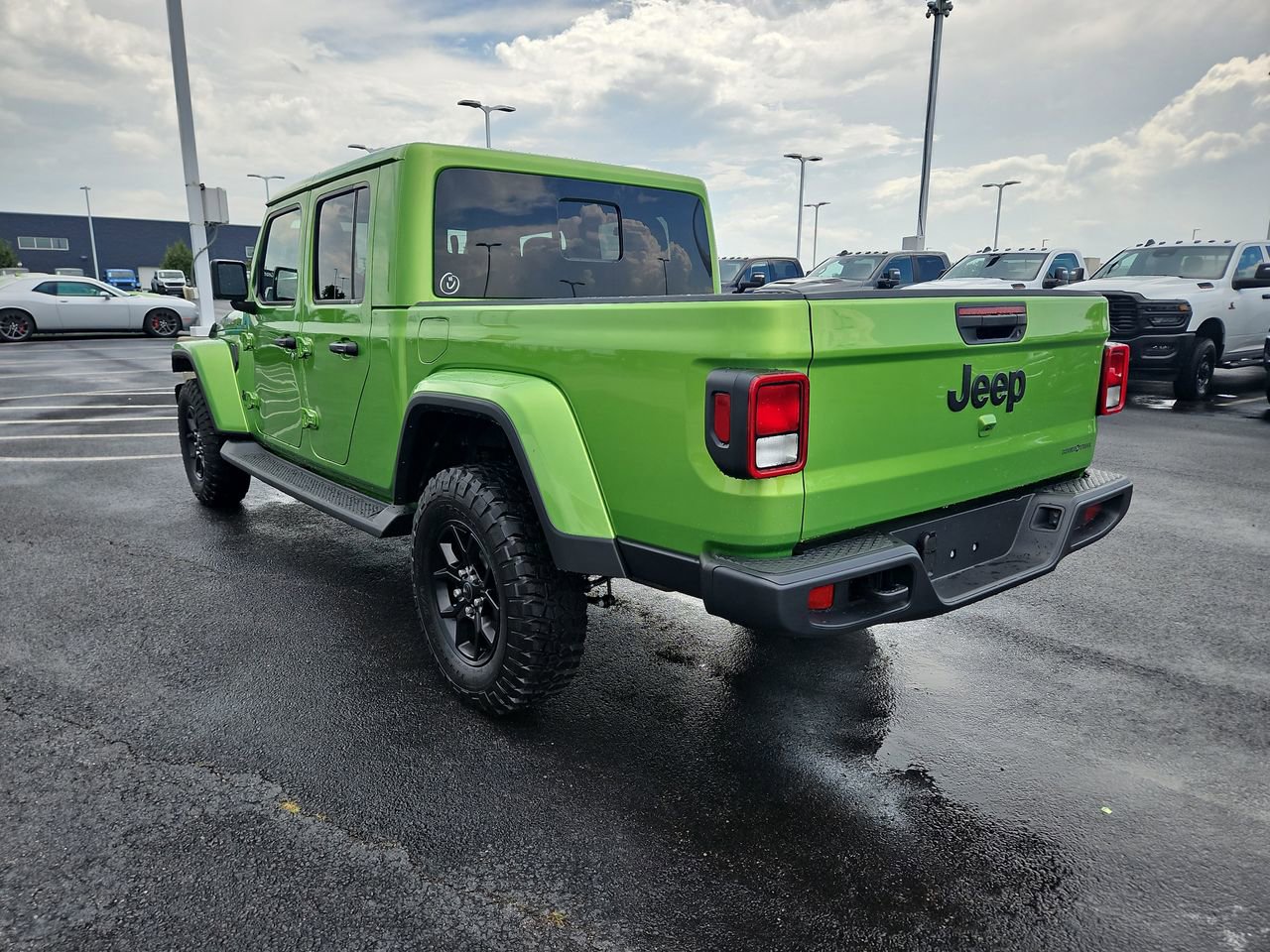 New 2025 Jeep Gladiator Sport image 5