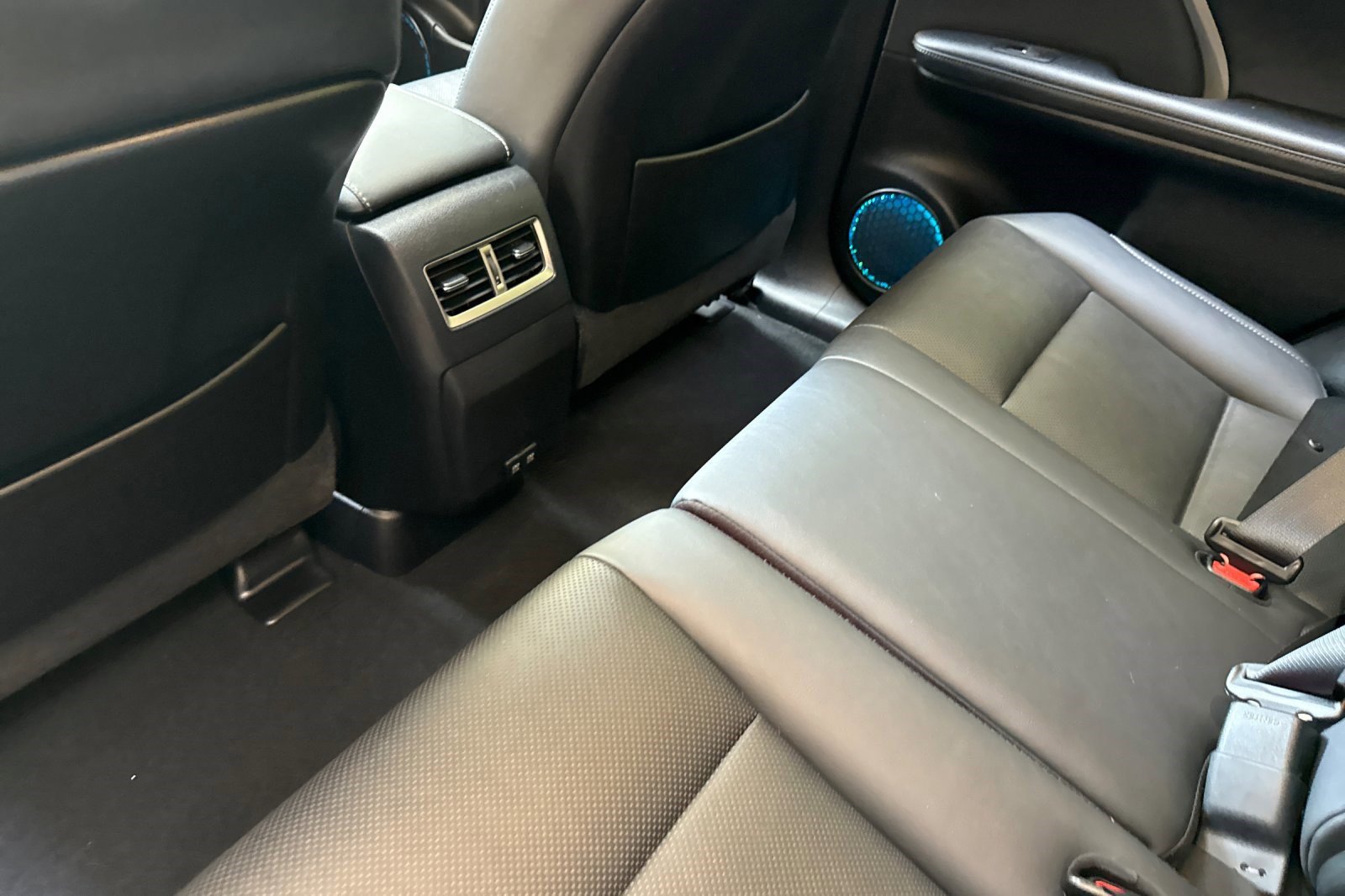 Used 2022 Lexus RX 450h AWD w/ Premium Package image 26