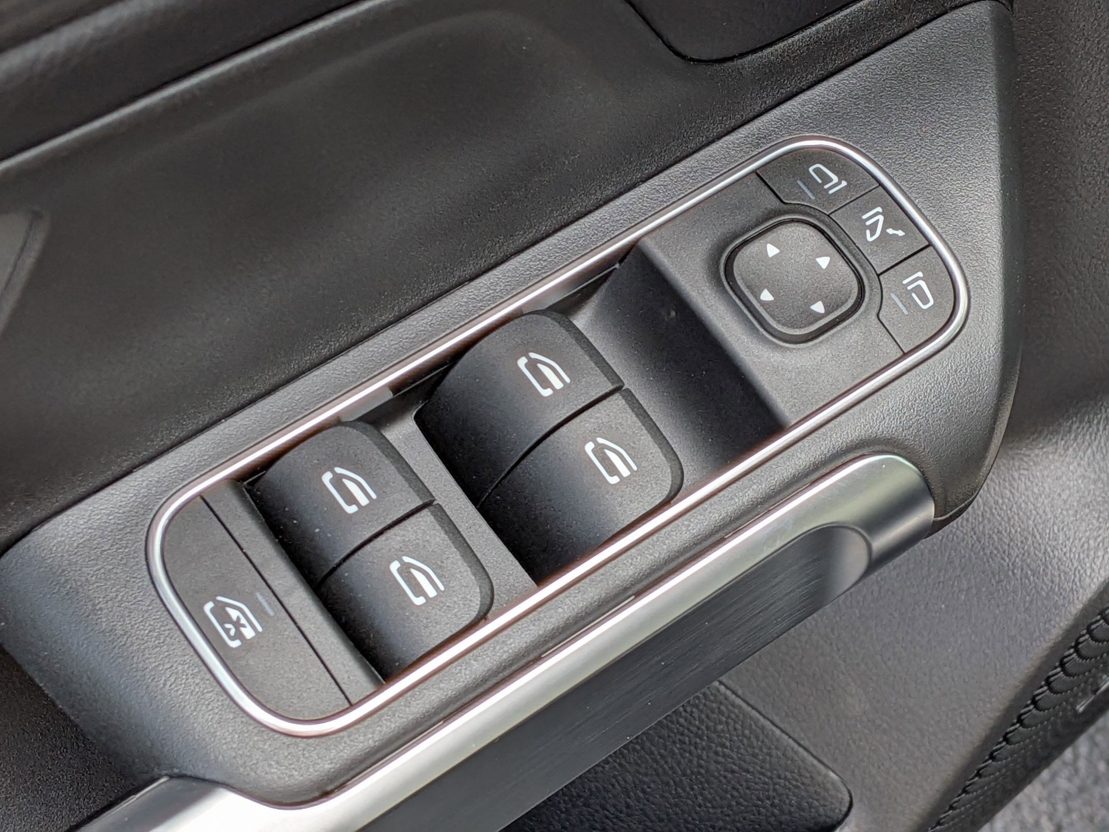 New 2026 Mercedes-Benz GLB 250 image 16