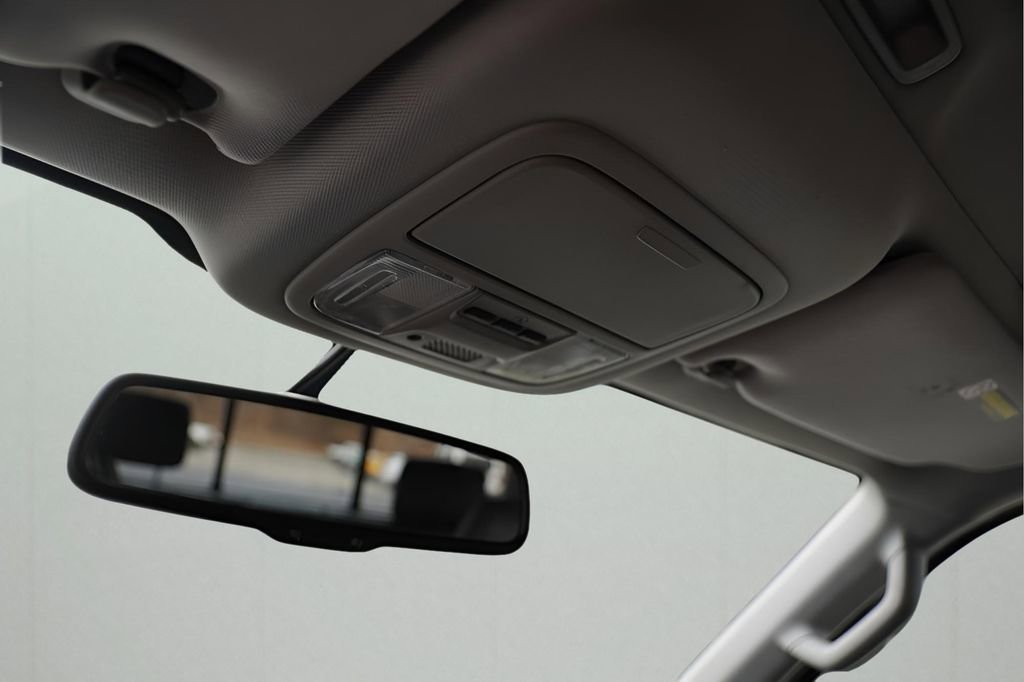 Used 2014 Honda Ridgeline SE image 32