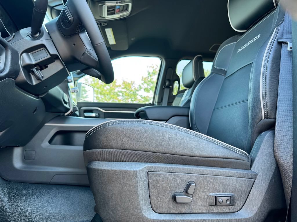 New 2026 RAM 4500 4x4 Crew Cab DRW w/ Laramie Trim Package image 15