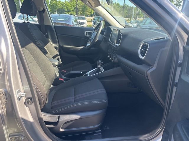 Used 2025 Hyundai Venue SEL FWD image 10