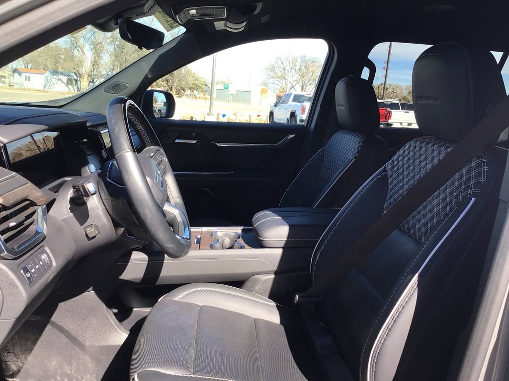 Used 2025 GMC Acadia Denali w/ Super Cruise Package image 12