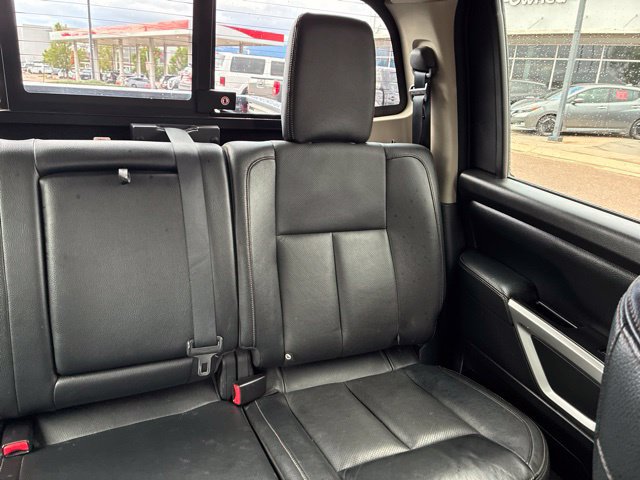 Used 2017 Nissan Titan SL AWD/4WD image 21