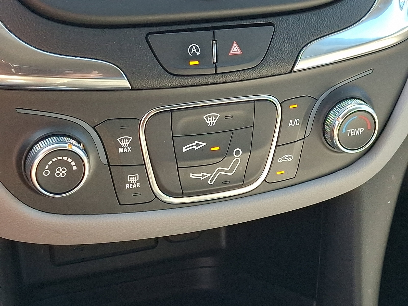 Certified 2022 Chevrolet Equinox LS w/ LS Convenience Package AWD/4WD image 16