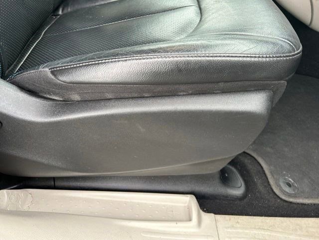 Used 2021 Chrysler Pacifica Touring-L FWD image 44