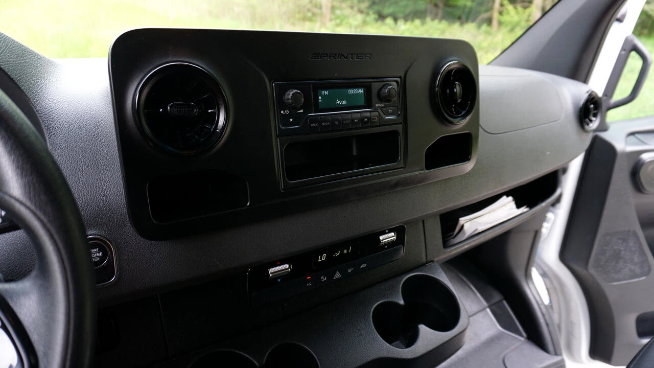 Used 2020 Mercedes-Benz Sprinter 2500 image 17