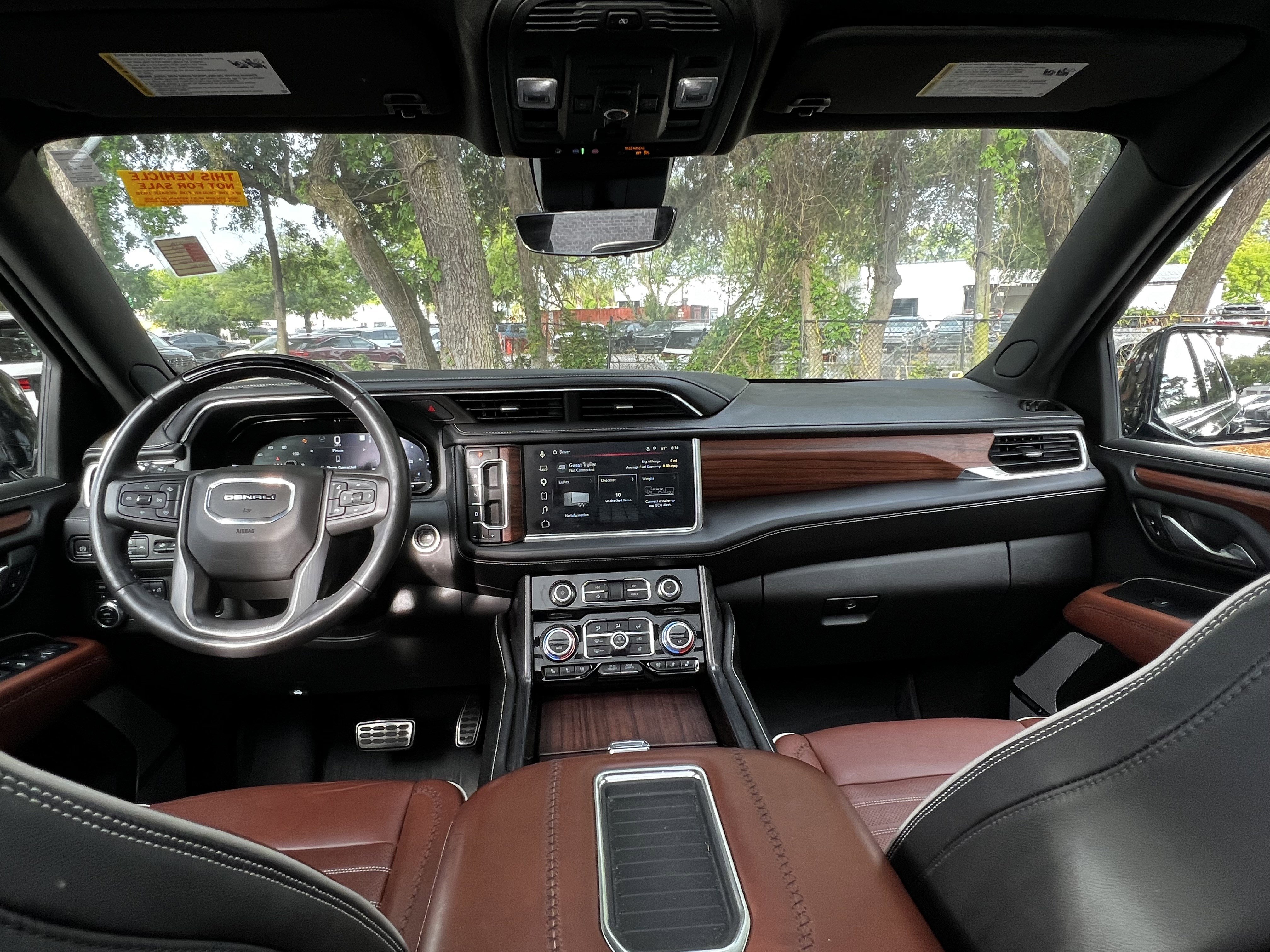 Used 2023 GMC Yukon Denali Ultimate AWD/4WD image 39