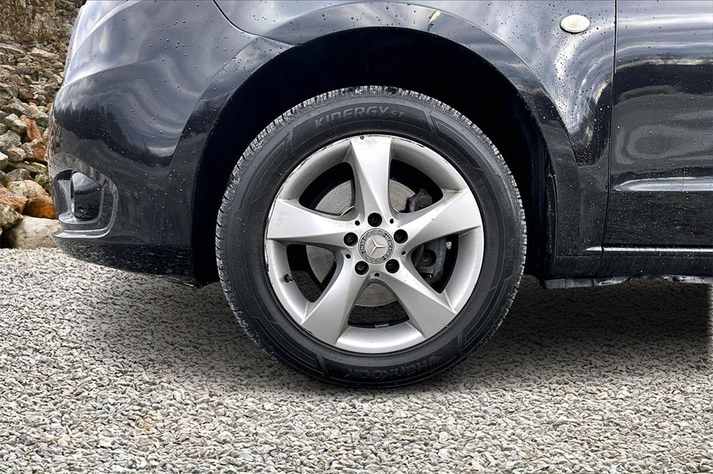 Used 2018 Mercedes-Benz Metris Passenger image 9