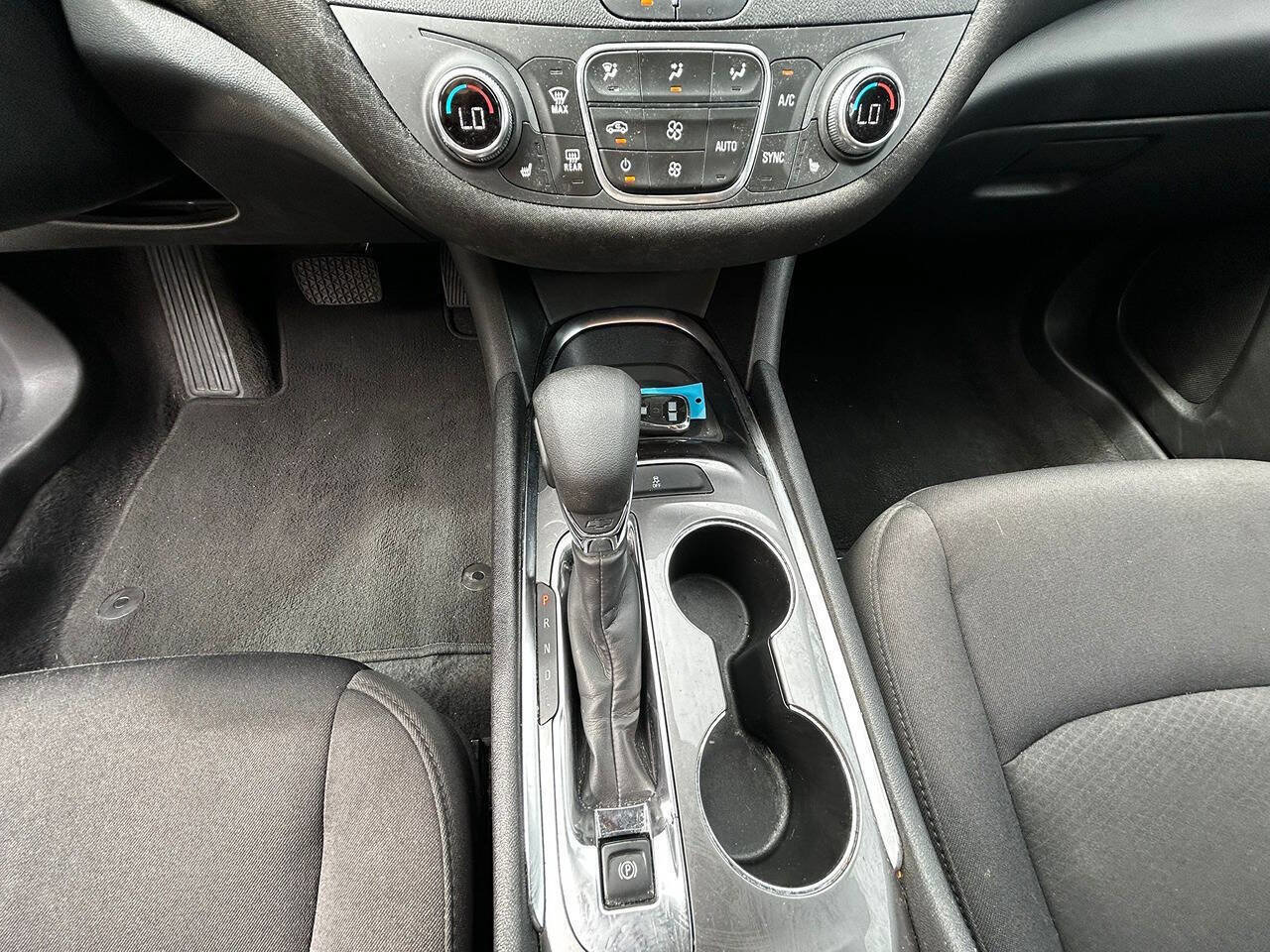 Used 2022 Chevrolet Malibu LT FWD image 11