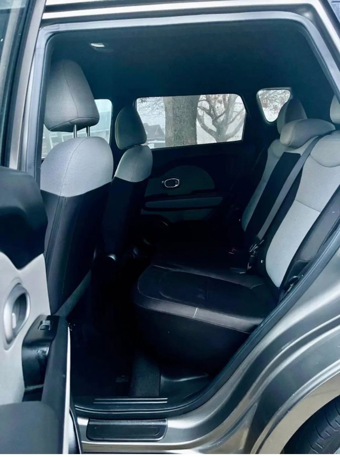 Used 2019 Kia Soul + image 9