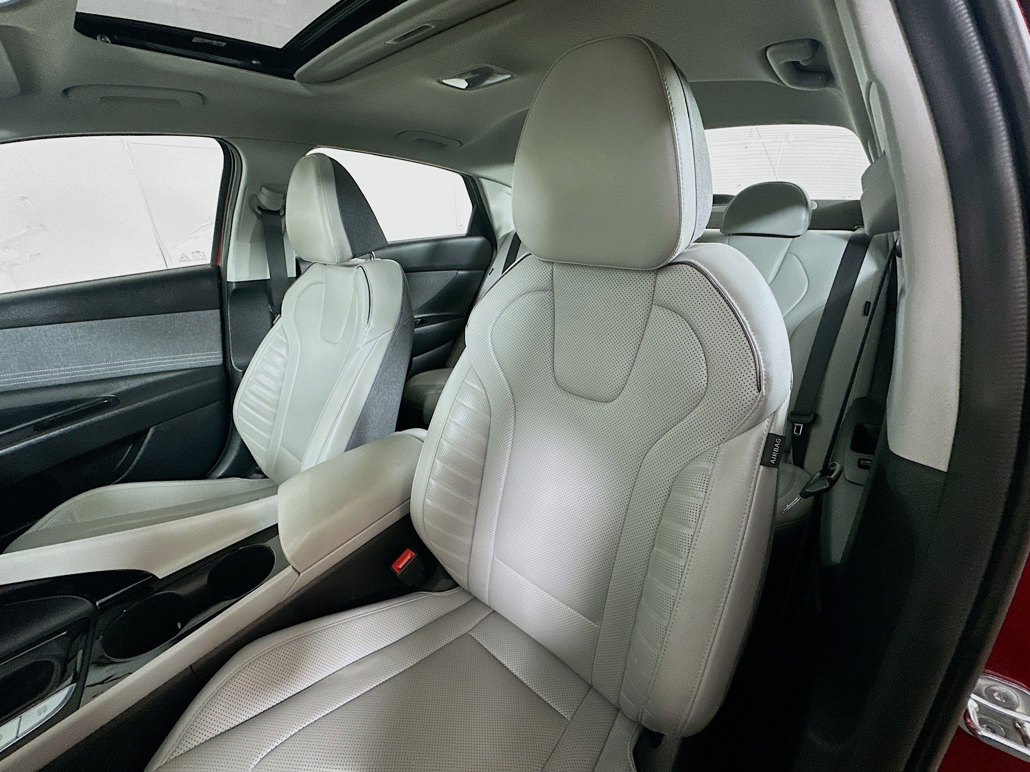 Certified 2024 Hyundai Elantra Limited FWD image 21