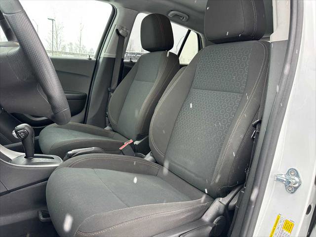 Used 2022 Chevrolet Trax LS w/ Tint and Cruise Package image 21