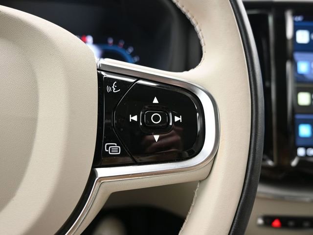 Used 2023 Volvo XC60 B5 Plus w/ Climate Package image 24