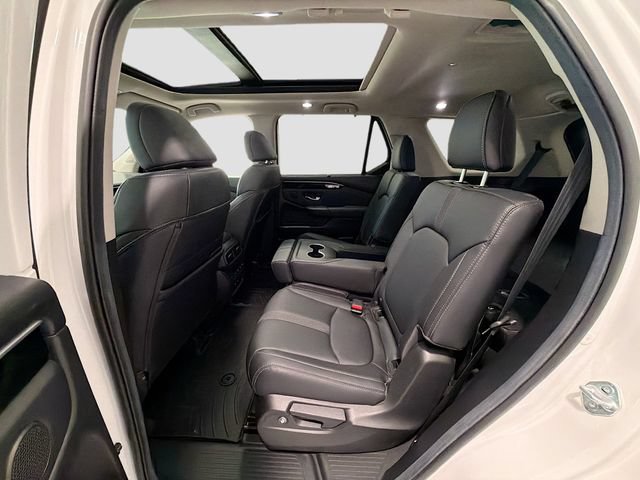 Used 2025 Honda Pilot Touring image 21