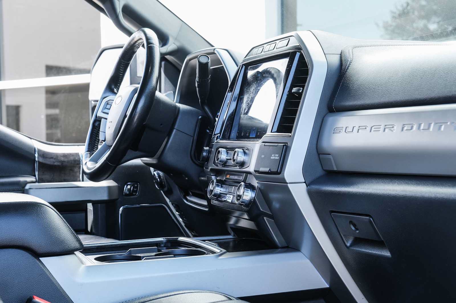 Used 2022 Ford F350 Lariat w/ Lariat Ultimate Package AWD/4WD image 26