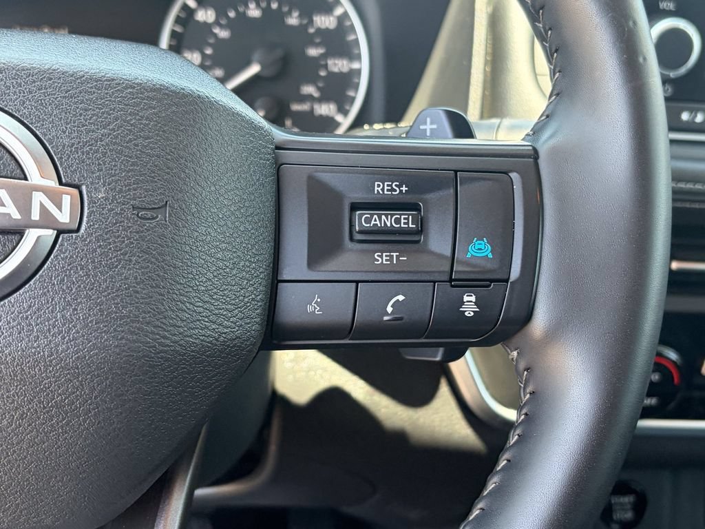 Used 2025 Nissan Rogue SV AWD/4WD image 38