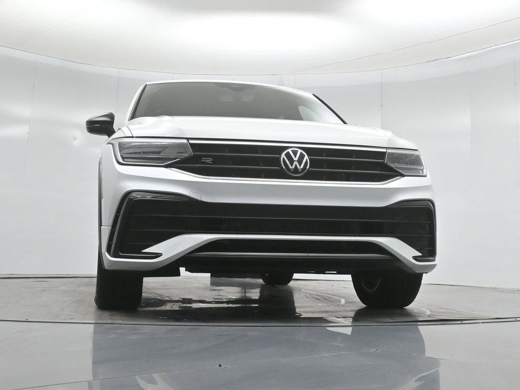 Used 2022 Volkswagen Tiguan SE R-Line FWD image 44