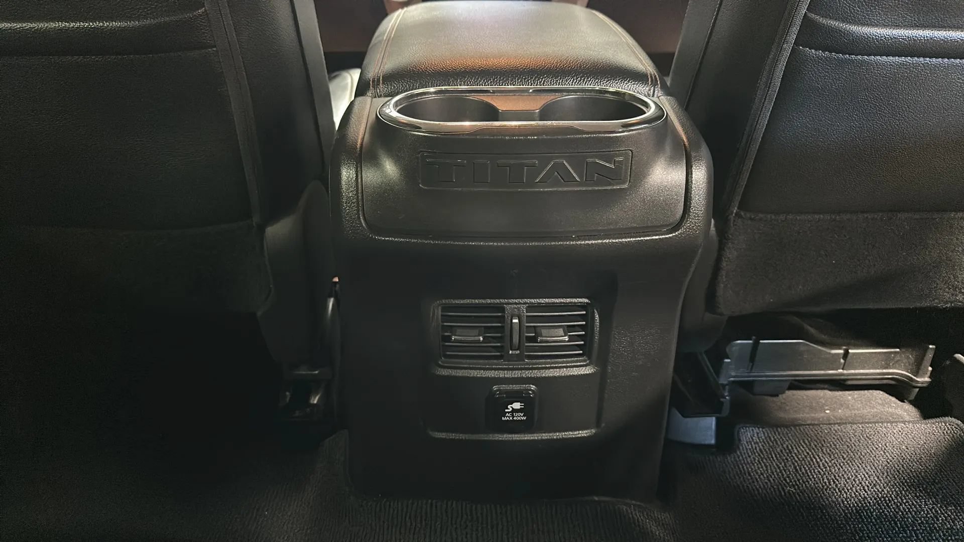Used 2016 Nissan Titan SL AWD/4WD image 19