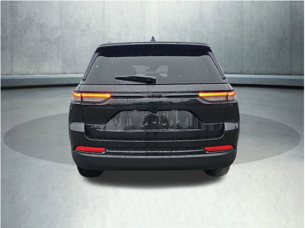 New 2025 Jeep Grand Cherokee Laredo image 4