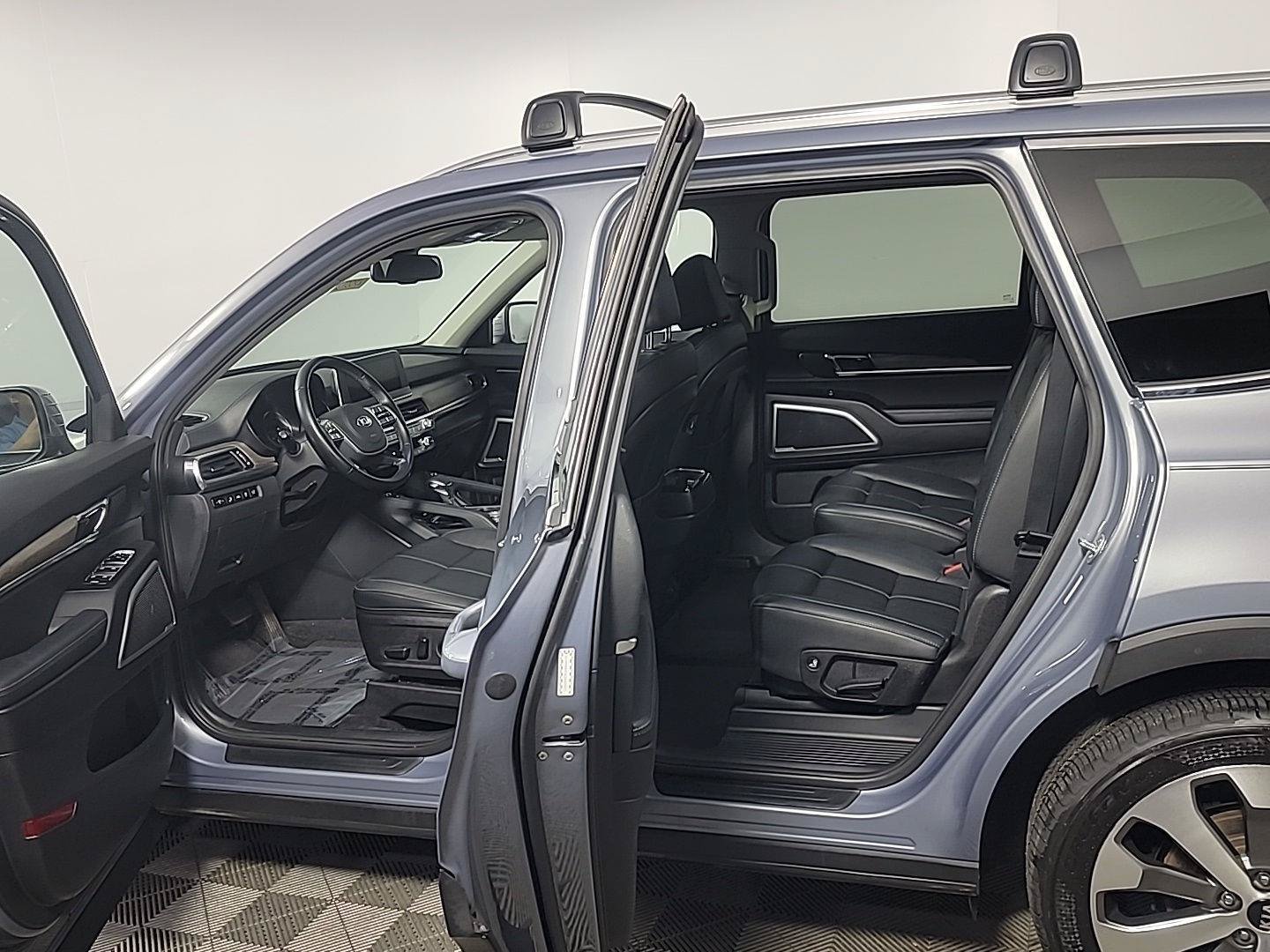 Used 2020 Kia Telluride EX w/ EX Premium Package AWD/4WD image 17