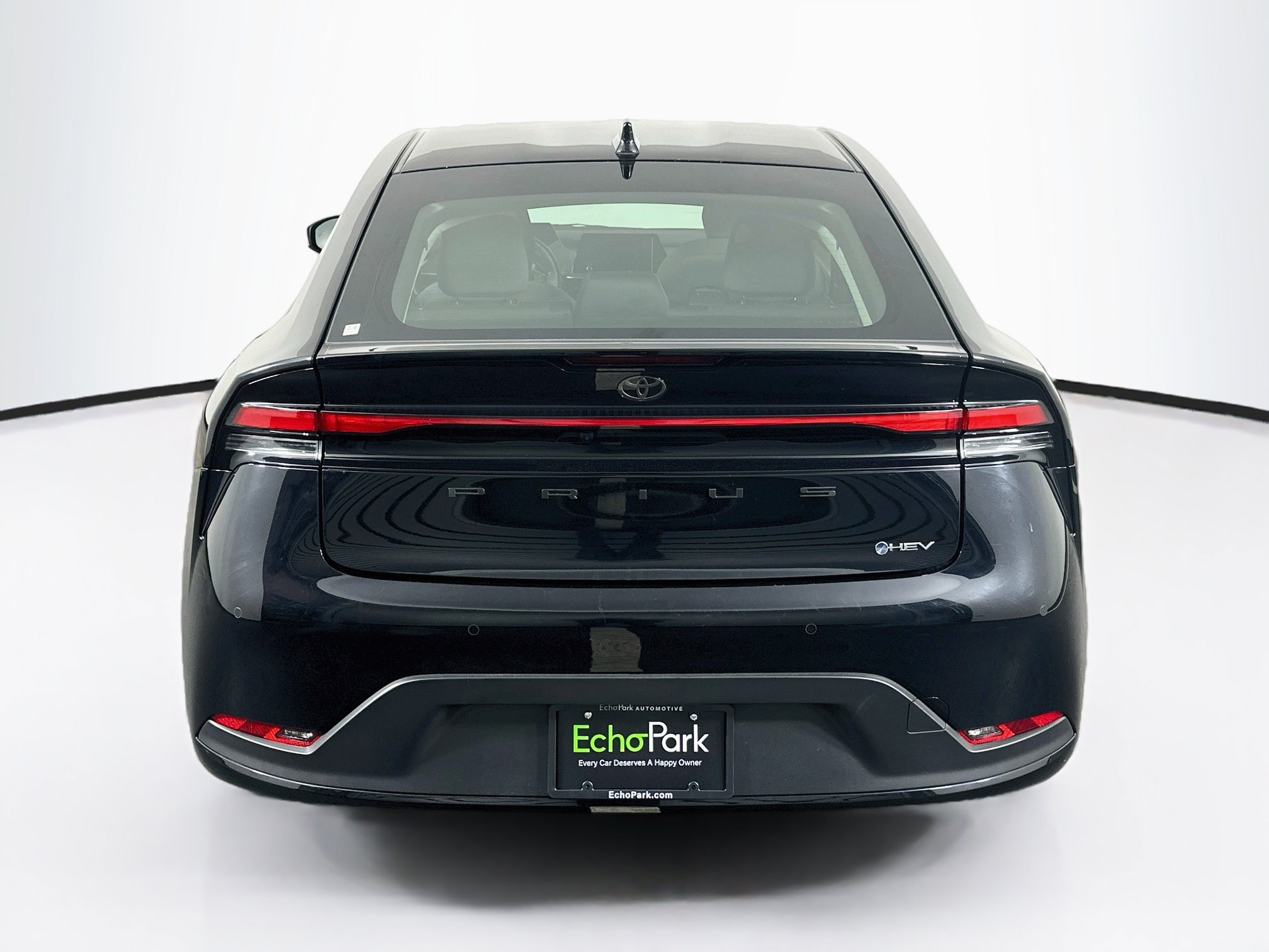 Used 2025 Toyota Prius LE FWD image 7