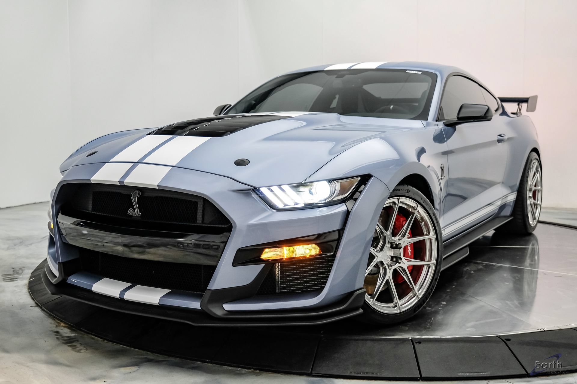 Used 2022 Ford Mustang Shelby GT500 w/ Technology Package RWD image 5