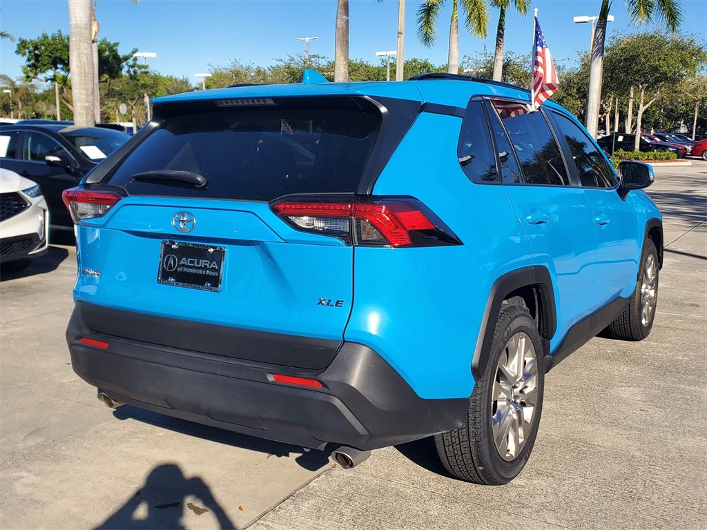 Used 2020 Toyota RAV4 XLE Premium image 6